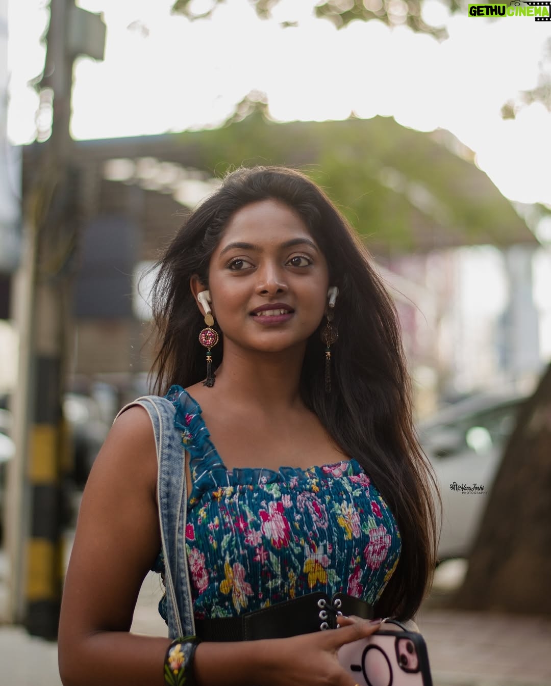 Vijaya Lakshmi - 25.2K Likes - Windy   music   banaglore street’s 🫰🏻

Click.@joshi___photography____ 
.
.in frame. @vijaya_lakshmi.official 
.
.
.
.#indore#explore#exploremore
#bengaluru#trendingreels#trendingsongs
#candid#modelphotography
#photography#kannada#englishsongs
#nikon#reels#vairalvideo
#StreetPhotography#bengaluru
#UrbanPhotography#india
#CityLights#instagram
#StreetShot
#EverydayUrban
#urbanexploration