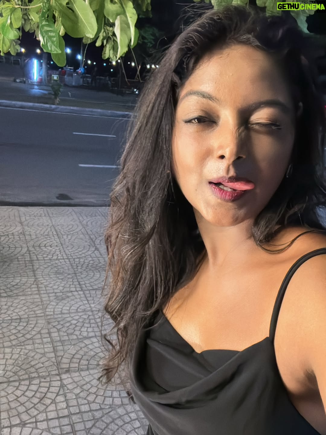 Vijaya Lakshmi - 52.1K Likes - Another photo dump🤭  #final #dump 

#photography #explore #photoshoot #classy #exploremore #sassygirl #trendingnow #colorskannada #beautiful #udayatv #ootd #fypシ #follow #nikond5600 #bengaluru #kerala #instagramreels #vietnam #vairalreels
