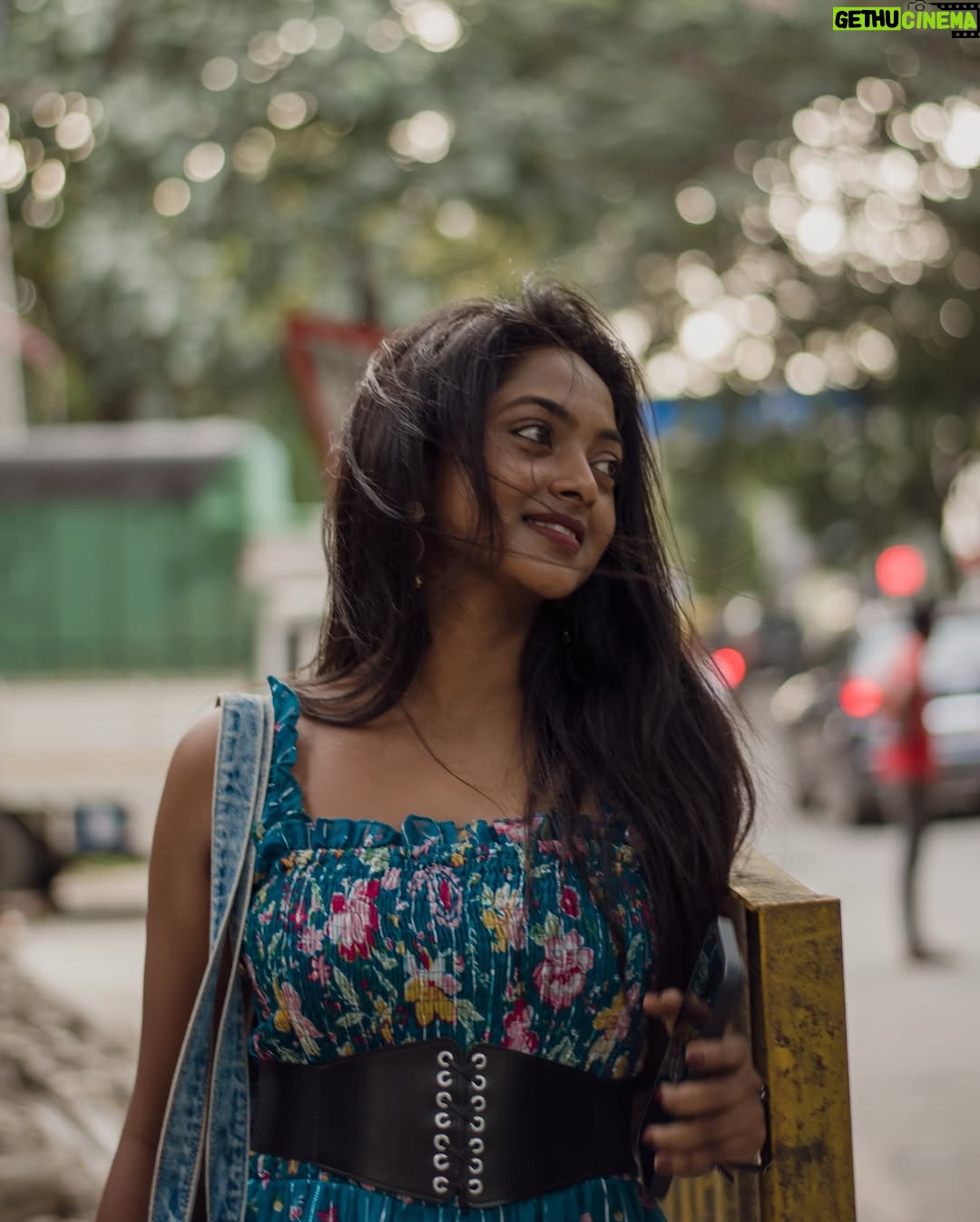 Vijaya Lakshmi - 25.2K Likes - Windy   music   banaglore street’s 🫰🏻

Click.@joshi___photography____ 
.
.in frame. @vijaya_lakshmi.official 
.
.
.
.#indore#explore#exploremore
#bengaluru#trendingreels#trendingsongs
#candid#modelphotography
#photography#kannada#englishsongs
#nikon#reels#vairalvideo
#StreetPhotography#bengaluru
#UrbanPhotography#india
#CityLights#instagram
#StreetShot
#EverydayUrban
#urbanexploration