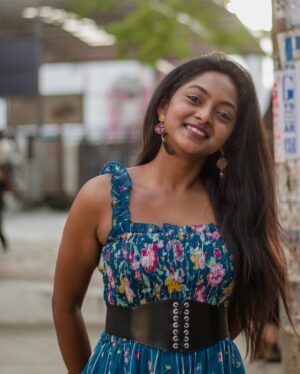Vijaya Lakshmi Instagram - Windy   music   banaglore street’s 🫰🏻

Click.@joshi___photography____ 
.
.in frame. @vijaya_lakshmi.official 
.
.
.
.#indore#explore#exploremore
#bengaluru#trendingreels#trendingsongs
#candid#modelphotography
#photography#kannada#englishsongs
#nikon#reels#vairalvideo
#StreetPhotography#bengaluru
#UrbanPhotography#india
#CityLights#instagram
#StreetShot
#EverydayUrban
#urbanexploration