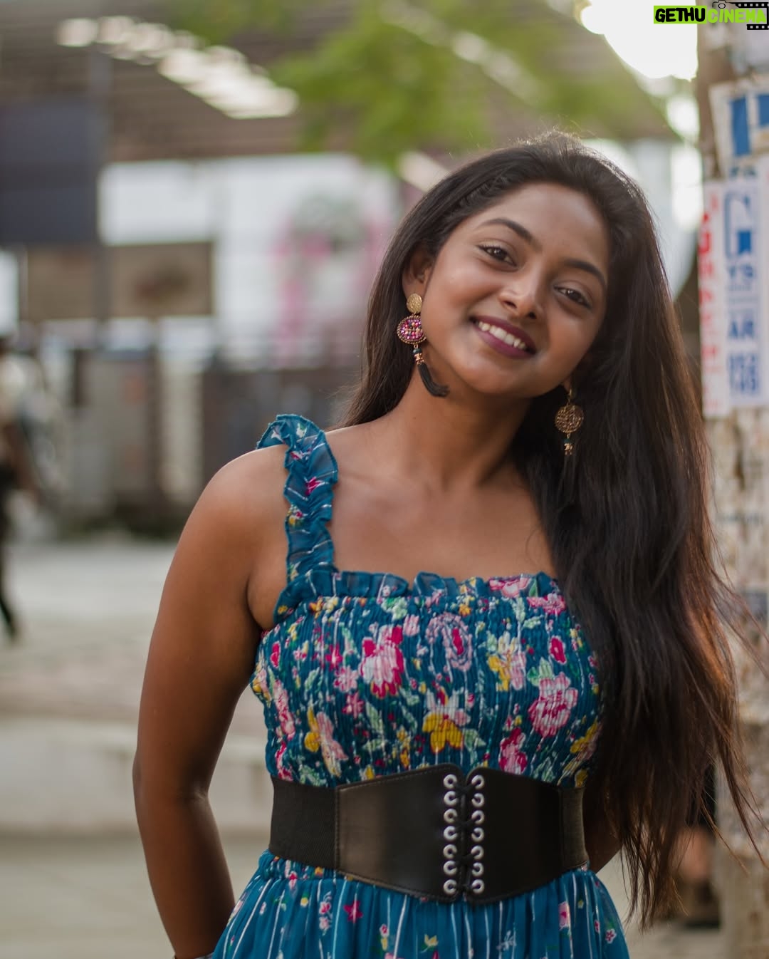 Vijaya Lakshmi - 25.2K Likes - Windy   music   banaglore street’s 🫰🏻

Click.@joshi___photography____ 
.
.in frame. @vijaya_lakshmi.official 
.
.
.
.#indore#explore#exploremore
#bengaluru#trendingreels#trendingsongs
#candid#modelphotography
#photography#kannada#englishsongs
#nikon#reels#vairalvideo
#StreetPhotography#bengaluru
#UrbanPhotography#india
#CityLights#instagram
#StreetShot
#EverydayUrban
#urbanexploration