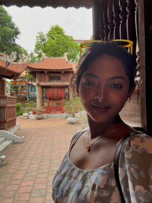 Vijaya Lakshmi Instagram - Another photo dump🤭  #final #dump 

#photography #explore #photoshoot #classy #exploremore #sassygirl #trendingnow #colorskannada #beautiful #udayatv #ootd #fypシ #follow #nikond5600 #bengaluru #kerala #instagramreels #vietnam #vairalreels