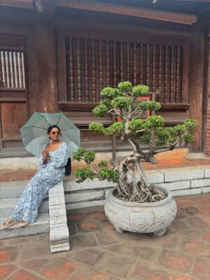 Vijaya Lakshmi Instagram - Another photo dump🤭  #final #dump 

#photography #explore #photoshoot #classy #exploremore #sassygirl #trendingnow #colorskannada #beautiful #udayatv #ootd #fypシ #follow #nikond5600 #bengaluru #kerala #instagramreels #vietnam #vairalreels