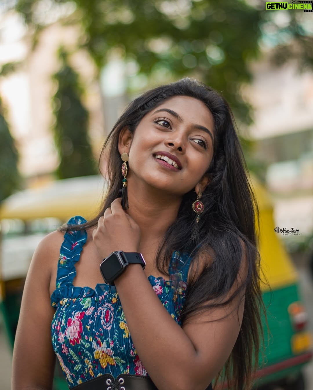 Vijaya Lakshmi - 25.2K Likes - Windy   music   banaglore street’s 🫰🏻

Click.@joshi___photography____ 
.
.in frame. @vijaya_lakshmi.official 
.
.
.
.#indore#explore#exploremore
#bengaluru#trendingreels#trendingsongs
#candid#modelphotography
#photography#kannada#englishsongs
#nikon#reels#vairalvideo
#StreetPhotography#bengaluru
#UrbanPhotography#india
#CityLights#instagram
#StreetShot
#EverydayUrban
#urbanexploration