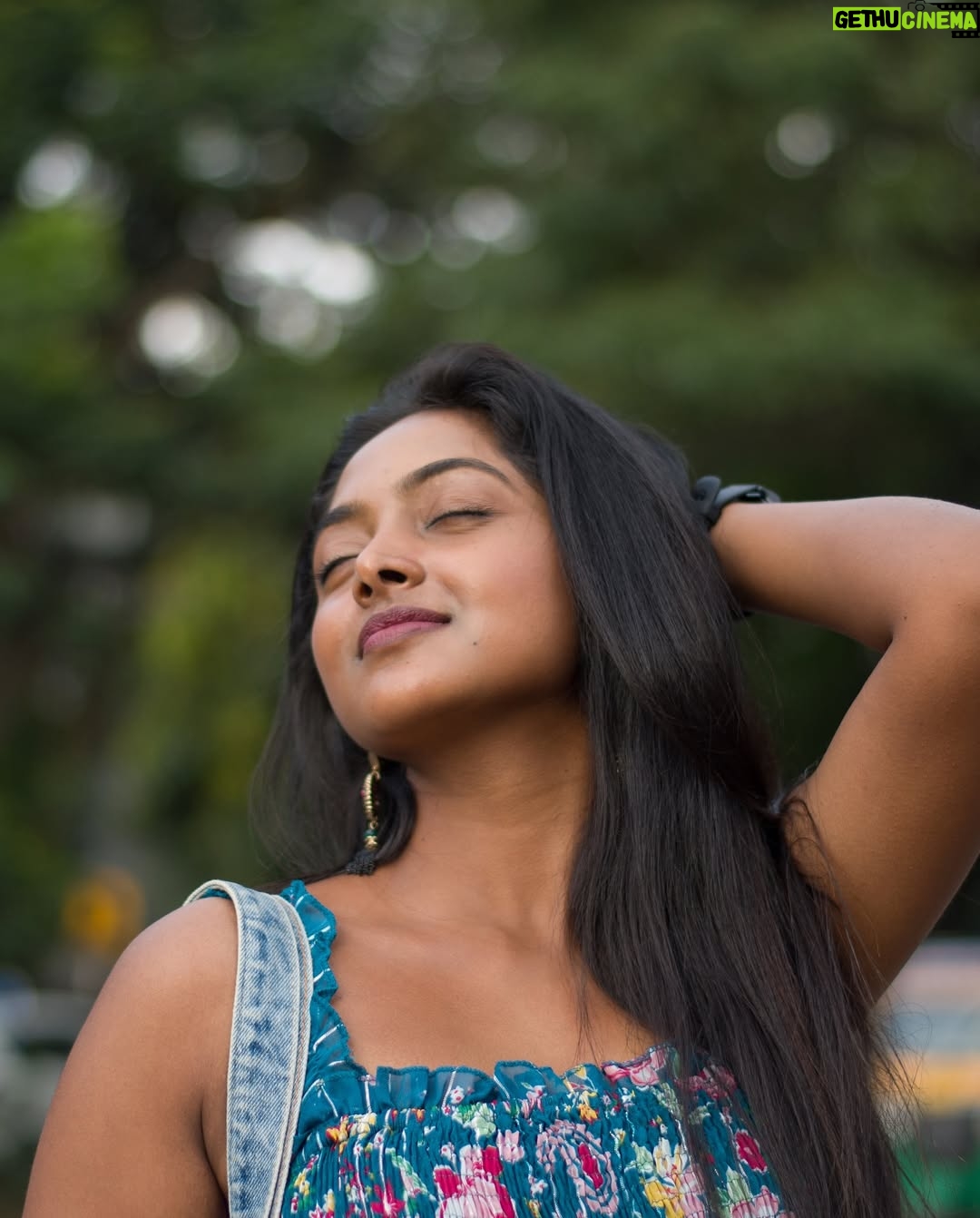Vijaya Lakshmi - 25.2K Likes - Windy   music   banaglore street’s 🫰🏻

Click.@joshi___photography____ 
.
.in frame. @vijaya_lakshmi.official 
.
.
.
.#indore#explore#exploremore
#bengaluru#trendingreels#trendingsongs
#candid#modelphotography
#photography#kannada#englishsongs
#nikon#reels#vairalvideo
#StreetPhotography#bengaluru
#UrbanPhotography#india
#CityLights#instagram
#StreetShot
#EverydayUrban
#urbanexploration