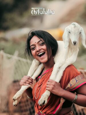 Vijaya Lakshmi Instagram - Kurubana Rani ……………

.
.in frame.@vijaya_lakshmi.official 

#photography #explore #photoshoot #classy #exploremore #sassygirl #trendingnow #colorskannada #beautiful #udayatv #ootd #fypシ #follow #bengaluru #kerala #instagramreels #vairalreels