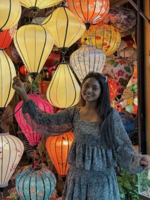 Vijaya Lakshmi Instagram - New me, new world 🌈

#photography #explore #photoshoot #classy #exploremore #sassygirl #trendingnow #colorskannada #beautiful #udayatv #ootd #fypシ #follow #nikond5600 #bengaluru #kerala #instagramreels #vairalreels
