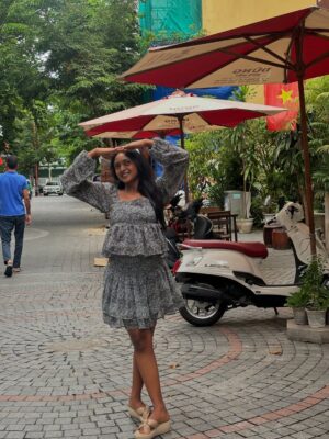 Vijaya Lakshmi Instagram - New me, new world 🌈

#photography #explore #photoshoot #classy #exploremore #sassygirl #trendingnow #colorskannada #beautiful #udayatv #ootd #fypシ #follow #nikond5600 #bengaluru #kerala #instagramreels #vairalreels