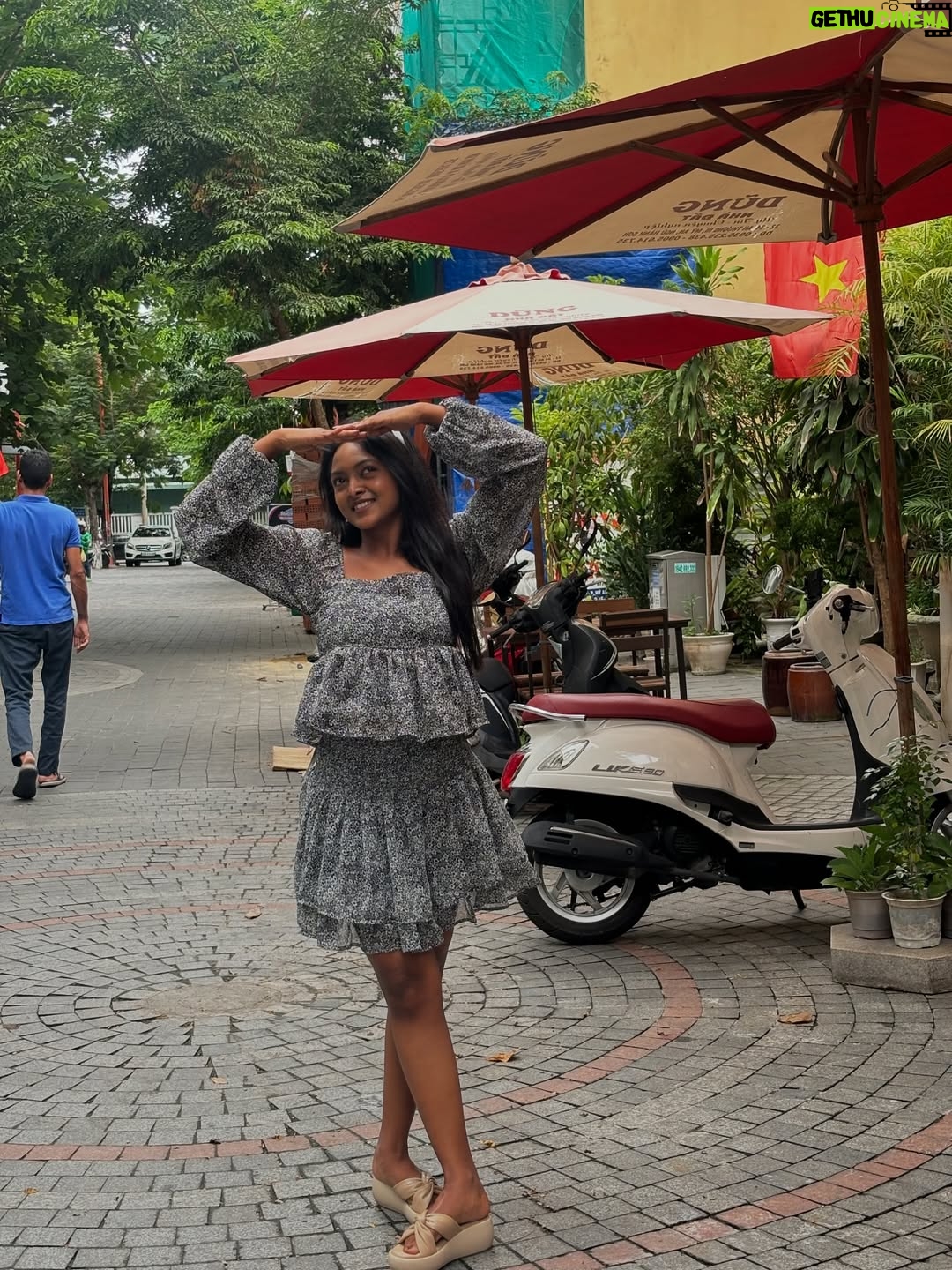 Vijaya Lakshmi - 19.4K Likes - New me, new world 🌈

#photography #explore #photoshoot #classy #exploremore #sassygirl #trendingnow #colorskannada #beautiful #udayatv #ootd #fypシ #follow #nikond5600 #bengaluru #kerala #instagramreels #vairalreels