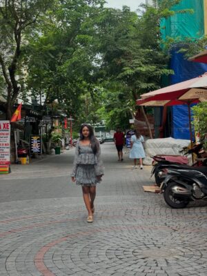 Vijaya Lakshmi Instagram - New me, new world 🌈

#photography #explore #photoshoot #classy #exploremore #sassygirl #trendingnow #colorskannada #beautiful #udayatv #ootd #fypシ #follow #nikond5600 #bengaluru #kerala #instagramreels #vairalreels