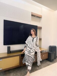 Actress Vinniee Singh HD Photos and Wallpapers January 2026