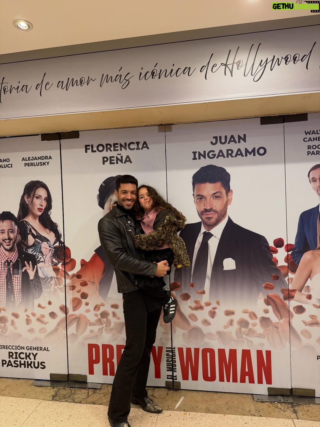 Violeta Urtizberea - 24K Likes - cosas que me pasaron y en el 2025
1 un viaje de chicas 
2 unas funciones espectaculares de Inferno en Chile 
3 cumplí 40
4 una película con @dariobarassi 
5 funciones de Una casa llena de agua en El centro cultural Borges
6 una semana en la isla @corona_argentina 
7 a Lila se le cayó su primer diente
8 juan hizo una obra en calle corrientes
9 me quebré el dedo chiquito del pie
10 una serie hermosa de @danielburmanok con @benjaminvicuna.ok 
11 también trabajé con @rita.corteseok y me hice una amiga
12 grabe envidiosa 
13 hice funciones de Quiero decir te amo en el @teatroelpicadero 
14 me hice un tratamiento de conducto
15 juan me escribió una canción
16 fui Amira 
17 Lila terminó el jardín 
18 nos vinimos a la playa