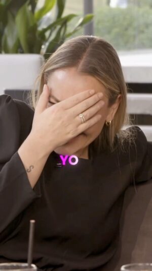 Vivi Kreutzberger Instagram - Esperma de salmón… ¿lo sacan en el sur con red, con guantes o con pura voluntad chilota? 😂🐟
TODOS MIENTEN — jueves 19:00
👉 @todosmienten.live
YouTube & Spotify · Solo en @MarraquetaLive

Encuentra este tratamiento en @cava_salud 💉✨