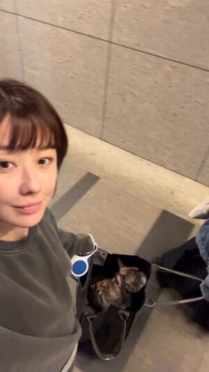 Vivi Lee Instagram - #請看到最後😆
人生中一定會有跌倒的時候
有人互相扶持一起走著
就是幸運的🌟