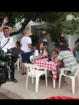 Vivian Ossa Instagram - 2016 que año fuiste ! ✨ conocí al amor de mi vida , grabé mi primer novela como reparto que fue el Tesoro la figurita del Luz del Sol y luego grabe Los Morales , que sigue guardada en mi corazón y en el de ustedes … muchos cambios de look y muchos sueños cumplidos ese 2016 ✨ Desde ese entonces me conocen o desde cuando me siguen ? #2016