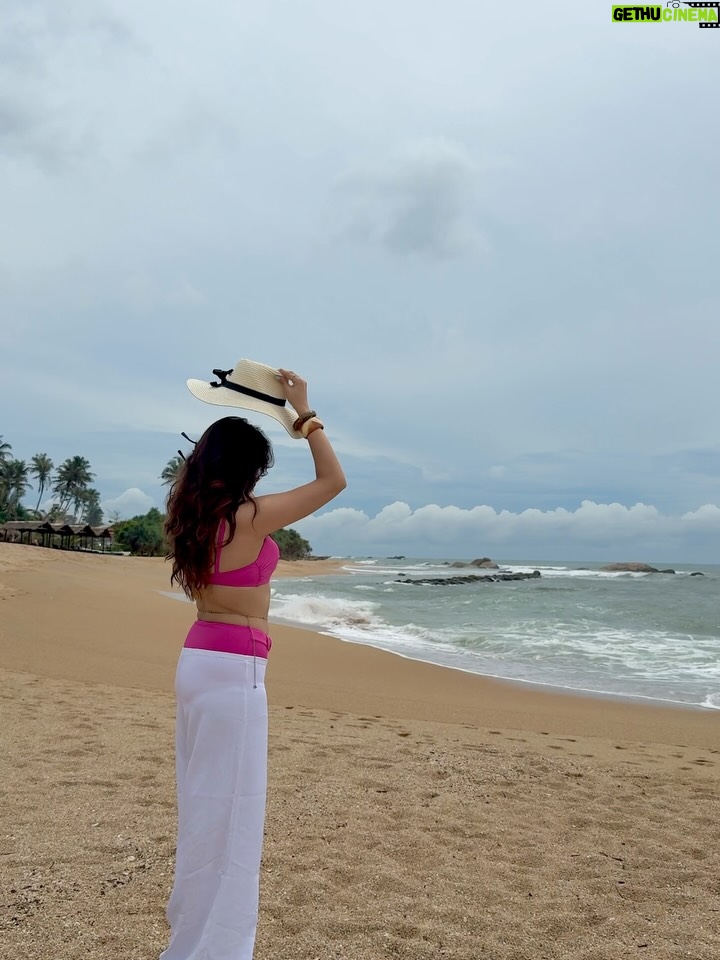 Vrushali Vachhiyat - 7.7K Likes - Keeping my mind,body and soul Hydrated 🌊🏝️🐳🇱🇰
.
#mirissa #srilanka #galle #travelgram #travellife #beachlife #islandlife #islandgirl #traveltheworld #srilankadiaries