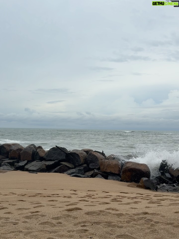 Vrushali Vachhiyat - 7.7K Likes - Keeping my mind,body and soul Hydrated 🌊🏝️🐳🇱🇰
.
#mirissa #srilanka #galle #travelgram #travellife #beachlife #islandlife #islandgirl #traveltheworld #srilankadiaries