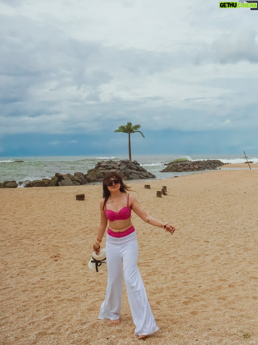 Vrushali Vachhiyat - 7.7K Likes - Keeping my mind,body and soul Hydrated 🌊🏝️🐳🇱🇰
.
#mirissa #srilanka #galle #travelgram #travellife #beachlife #islandlife #islandgirl #traveltheworld #srilankadiaries