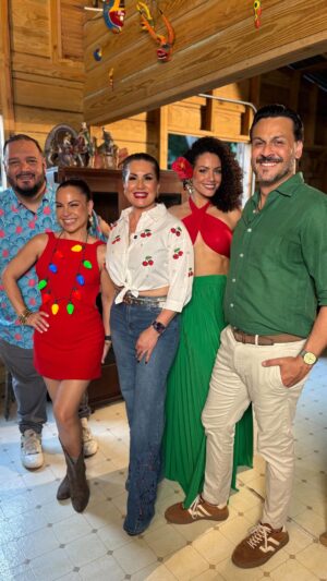 Wanda Sais Instagram - Desde PR en Vivo les deseamos un Día de Acción de Gracias lleno de sabor, alegría y gratitud 🦃✨ ¡Gracias por ser parte de nuestra familia! #Teleonce