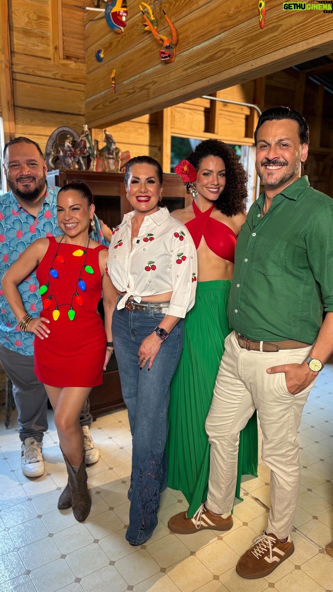 Wanda Sais - 302 Likes - Desde PR en Vivo les deseamos un Día de Acción de Gracias lleno de sabor, alegría y gratitud 🦃✨ ¡Gracias por ser parte de nuestra familia! #Teleonce
