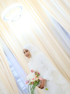 Wany Hasrita Instagram - Puan @__nisaanisa__ now! Congratulations Nisa & Husband! š Selamat berbahagia sampai syurga. Terima kasihhh sudii teman aku since 2010. Kesana kemari, dari teman ku p kubur sampai ke Santorini. Hujung2 ikut suami masing-masing kita, sorang ke Terengganu sorang ke Kuching. Selamat ber explore kehidupan berumah tangga kay. Pape roger. š