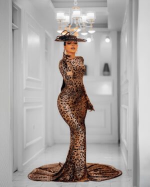 Wema Sepetu Instagram - ✨Here is to learning, Growing, Persevering and Winning, With God covering me, watch me as I become The woman I was destined to be✨
Dressed by The One & Only @theeredlabel_
FaceBeat from The Makeup Guru @makeupbyjojotz
Photo taken by Kiboko kabisa @20r_touchez
Hair Installed by @daylightbeauty__