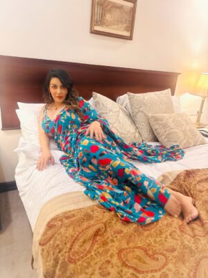 Yamini Malhotra Instagram - Iam God’s best gift to you ❤️
.
#sareelook #yaminimalhotra #sareeblousedesigns