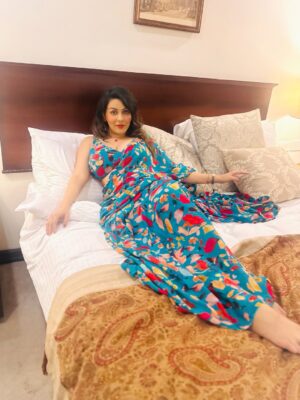 Yamini Malhotra Instagram - Iam God’s best gift to you ❤️
.
#sareelook #yaminimalhotra #sareeblousedesigns