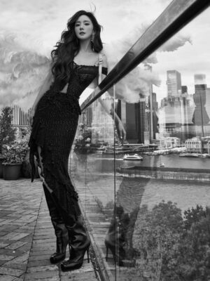 Yang Mi Instagram - 第一次来到现场看维密的大秀🪽
惊喜💕开心🥳

#victoriassecret 
#victoriassecretfashionshow