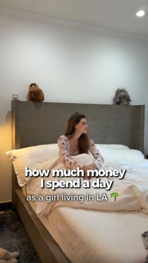 Yanina Mak Instagram - How much money I spend a day as a girl living in LA 🌴
Pilot episode.
What do you think?
My favorite coffee shop as of now: @lalalandkindcafe
Car service: @glgautocollision
@lorealparis THANK YOU for always sending me such good packages. Me and my mom are happy❤️
And my bestie: @icebreaker.match
#loreal#dayinlife #spendingmoney#losangeles#girlsgirl