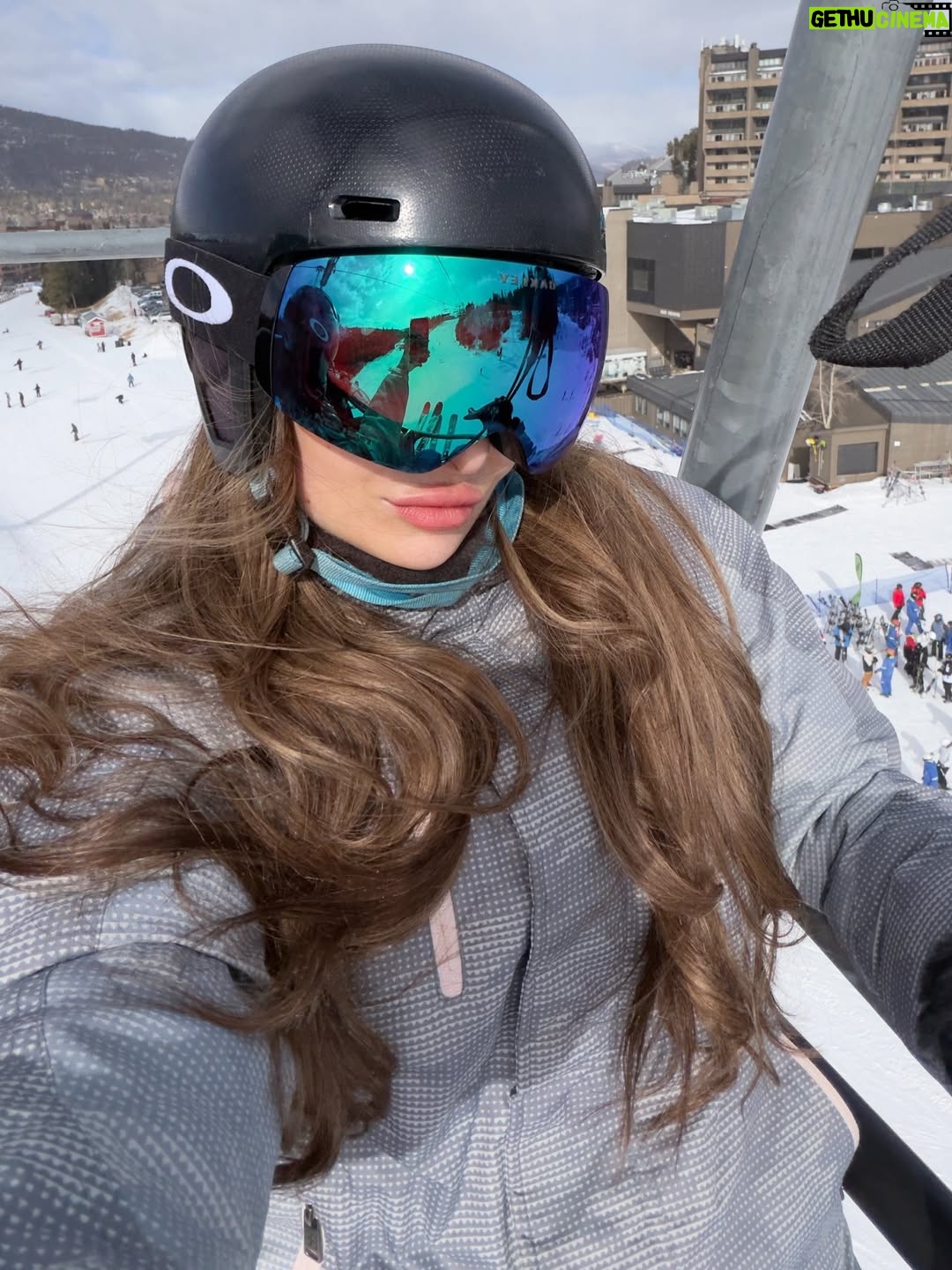 Yanina Mak - 205 Likes - Colorado 💙