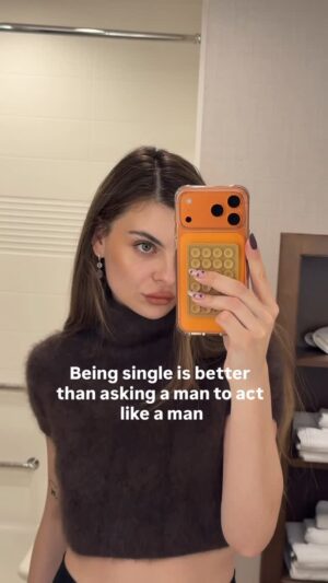 Yanina Mak Instagram - I love “love” but when it’s perfect feminine & masculine duo❤️
#womensupportingwomen #girlsgirl#single#singleladies#girlstalk