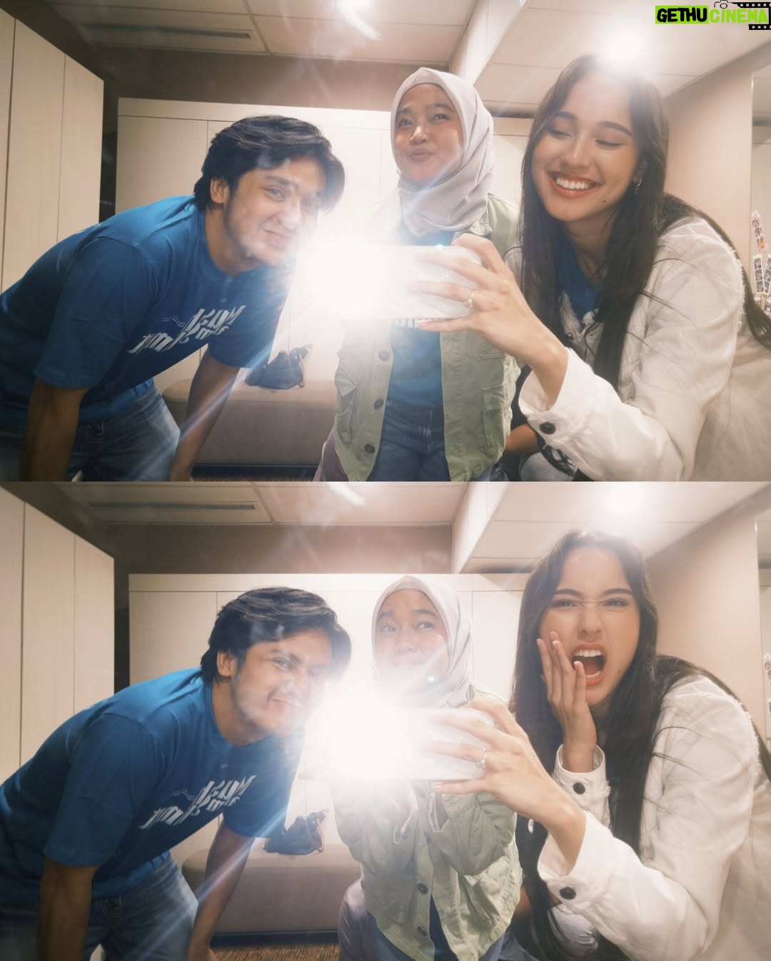 Yasmin Napper - 123K Likes - Hari ini kita bakal cinema visit di Botani Square Bogor!
Sampai jumpa yah! Beli tiketnya sekarang @film.musuhdalamselimut 🤎