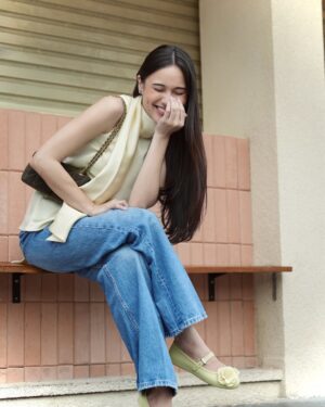 Yasmin Napper Instagram - Cute, comfy, unstoppable with my new @melissashoes_id 💛