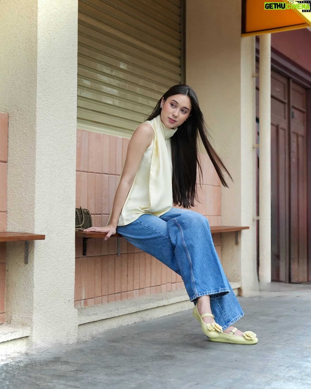 Yasmin Napper - 127.8K Likes - Cute, comfy, unstoppable with my new @melissashoes_id 💛