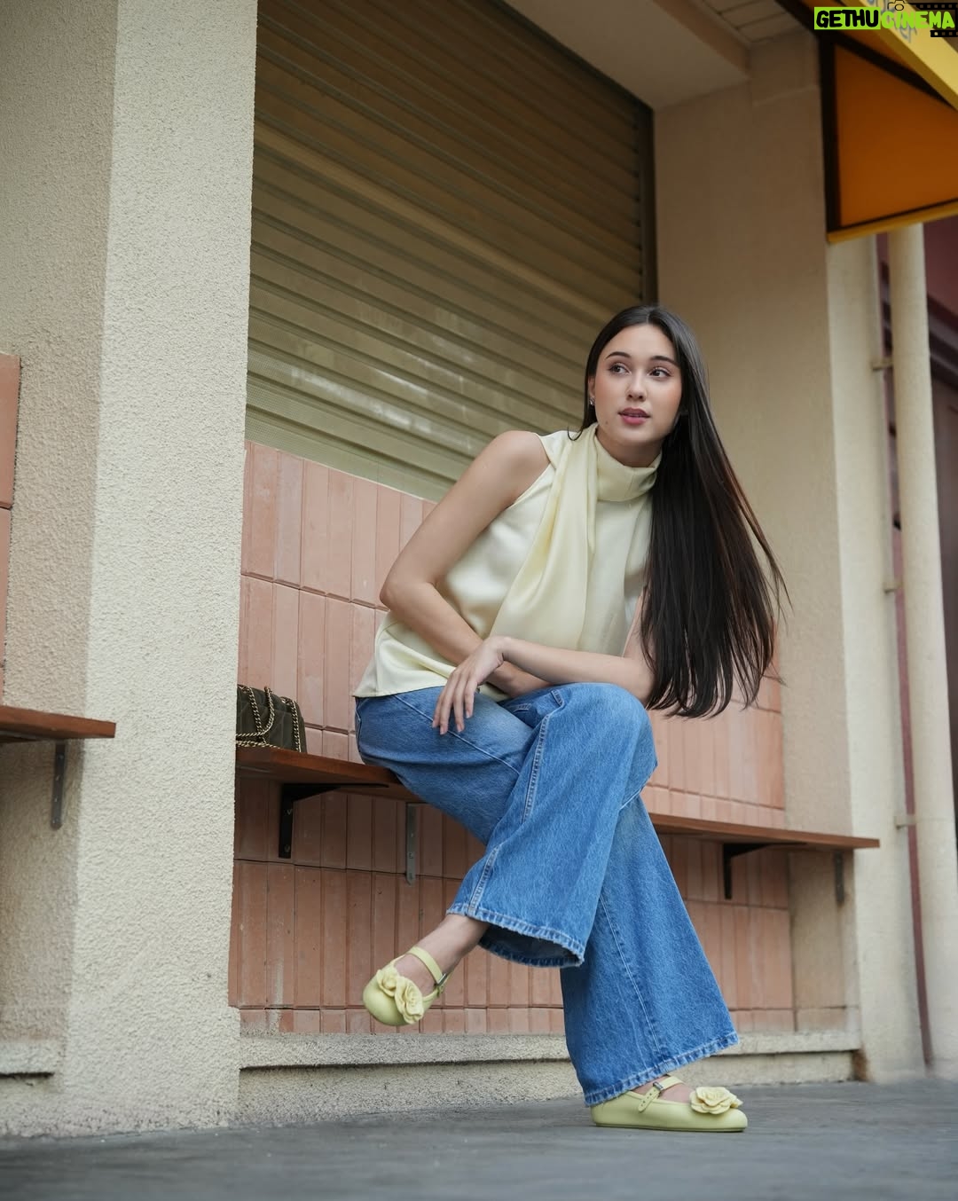 Yasmin Napper - 127.8K Likes - Cute, comfy, unstoppable with my new @melissashoes_id 💛