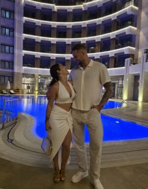 Yasmine Alice Instagram - Fiancé appreciation post. Prayed all my life for this. 🧿💍♥️ #happycouple #habibi