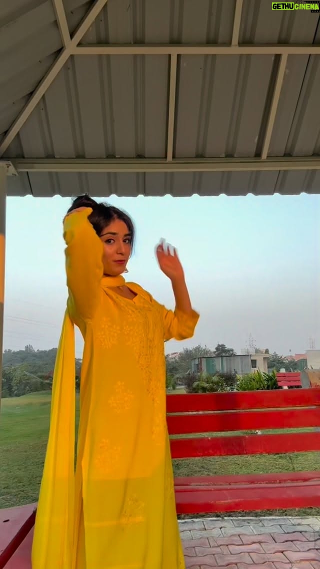 Yesha Dhiman - 41.2K Likes - Uddariyaan 🌬️

Suit from: @hayatslucknowi