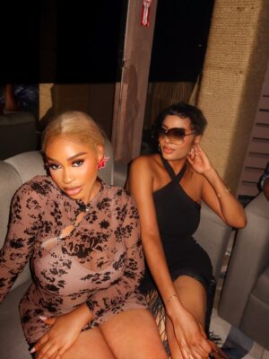 Yetunde Barnabas Instagram - After Ombleeeee, what’s next? 😁
The other night with my lovers was all the vibe I needed 😍😍😍 @iamomotosodamilola @sweetmotherconfessor ❤️❤️