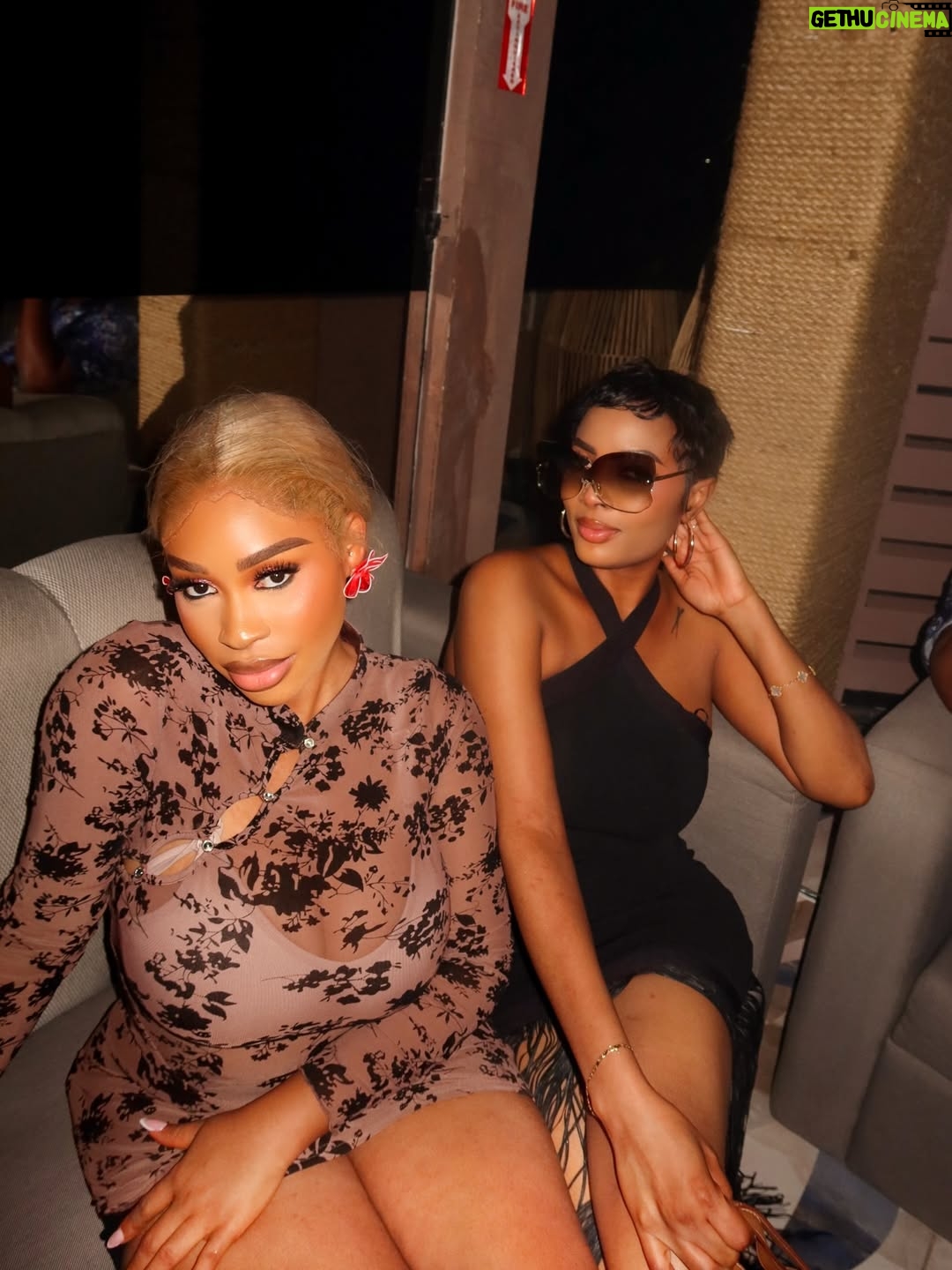 Yetunde Barnabas - 25K Likes - After Ombleeeee, what’s next? 😁
The other night with my lovers was all the vibe I needed 😍😍😍 @iamomotosodamilola @sweetmotherconfessor ❤️❤️