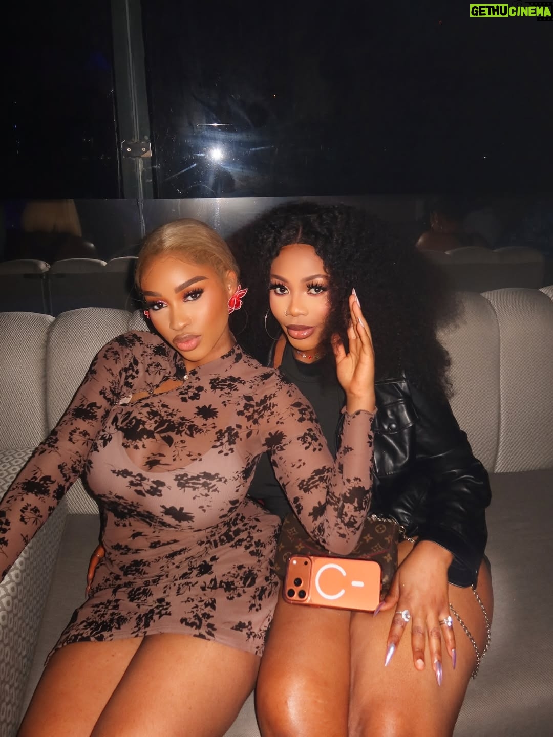 Yetunde Barnabas - 25K Likes - After Ombleeeee, what’s next? 😁
The other night with my lovers was all the vibe I needed 😍😍😍 @iamomotosodamilola @sweetmotherconfessor ❤️❤️