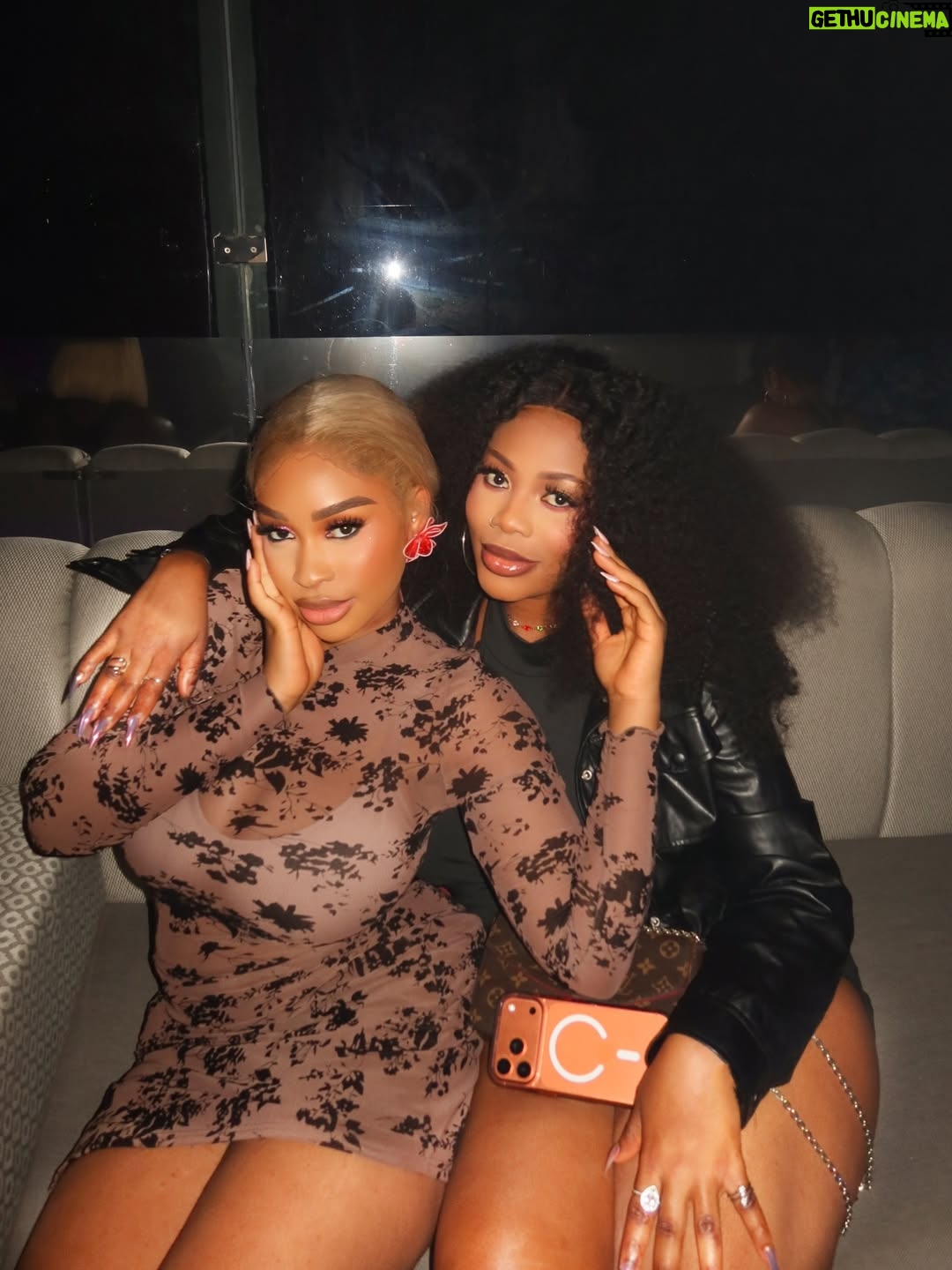 Yetunde Barnabas - 25K Likes - After Ombleeeee, what’s next? 😁
The other night with my lovers was all the vibe I needed 😍😍😍 @iamomotosodamilola @sweetmotherconfessor ❤️❤️