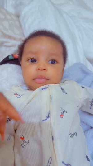 Yetunde Barnabas Instagram - Let’s start the day with an early dose of cuteness🤗Baby Gianni 🤍 My cute prince 💙
If there’s one thing I know I’m blessed with, it’s making beautiful babies😁 Clock it 😝