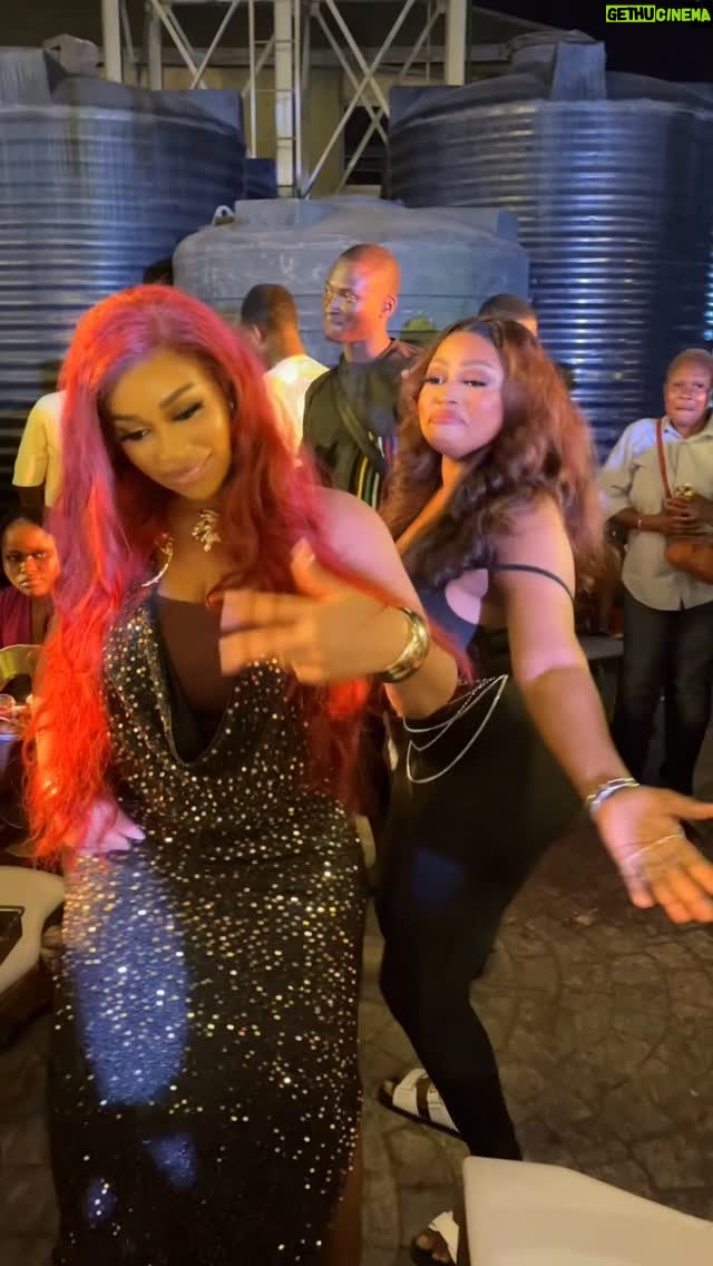 Yetunde Barnabas - 61.6K Likes - Too much fun was had last night 😩They have use dance to swear for me 😂😂😂😂 the way I will just loose Steeze and start dancing ehnnnn😩