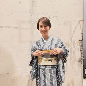 Yōko Moriguchi Instagram - .
.
相棒season24
第5話「昭和100年」
本日も こてまり でお待ちしております。
.
@aibou_official
#相棒
#小手鞠