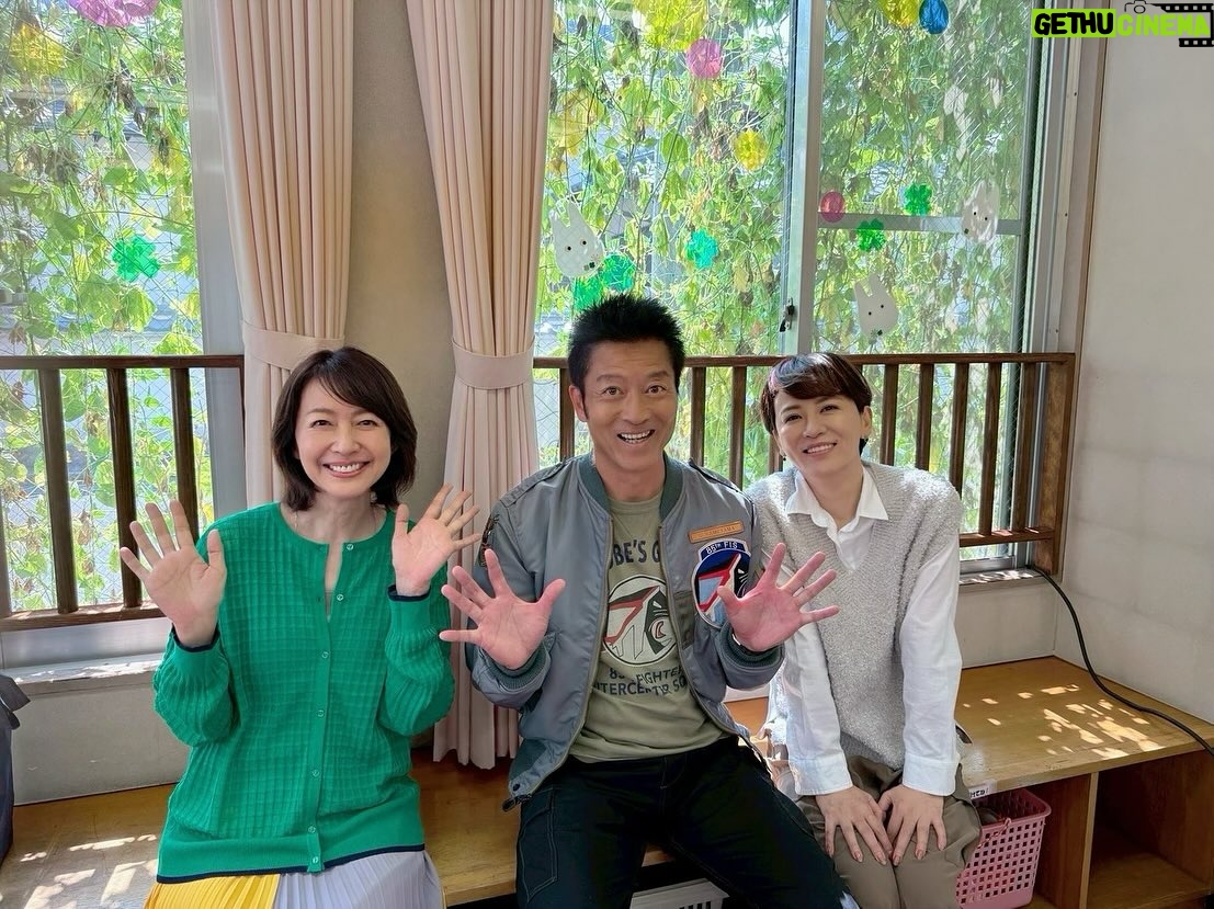 Yōko Moriguchi - 9.1K Likes - .
.
相棒season24
第８話「梟は夜に飛ぶ」
写真は
いつも仲良し亀山ご夫妻＆
美和子さんとのツーショット

そして
本日のゲストは
中田喜子　さん。
プレバトでしかご一緒した事がなかったので台本にお名前を見つけた時から共演させていただけるのを楽しみにしておりました〜。
撮影中はニヘラニヘラとなんども近づいて行ってすみません笑
幸せでございました😆
.
@aibou_official 
#相棒
#亀山夫妻
#中田喜子　さま
#こてまり