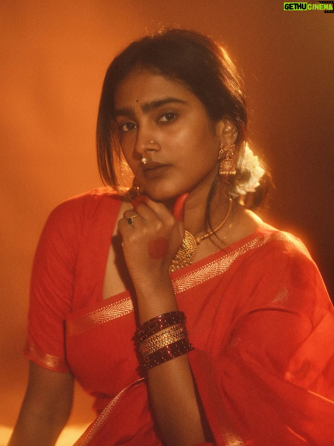 Yogalakshmi - 273.4K Likes - Red draped, crown activated.♥️ 

Saree - @label_thaaragai
Blouse - @vasthra.by.yara 
 📸 - @prasami_photography ✨
