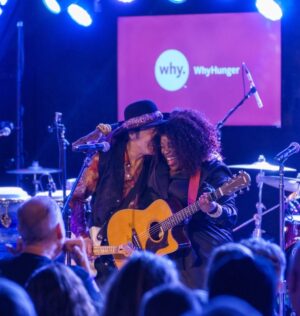 Yola Instagram - Big love to everyone that participated in this benefit and congrats to my loves @whyhunger on an epic night and a wildly successful weekend raising money so that folk can eat over the holidays and onwards! You might have noticed I’m talking to (Bruce) @springsteen, swipe to see what it looks like when he tells YOU he’s a fan of your music! Yeah i was about to say it myself but he beat me to it and I was definitely not expecting that! 🥲🥲🥲! What an epic group of people and may we continue to advocate for quality food for people all over the world and here at home! 

Slide 2: @dlavinhere 
Slide 3: @teresapyskaty 
Slide 4,5 & 6: @alphawolffphotos 
Slide 7: @melissa_lawlor_photography
#newjersey