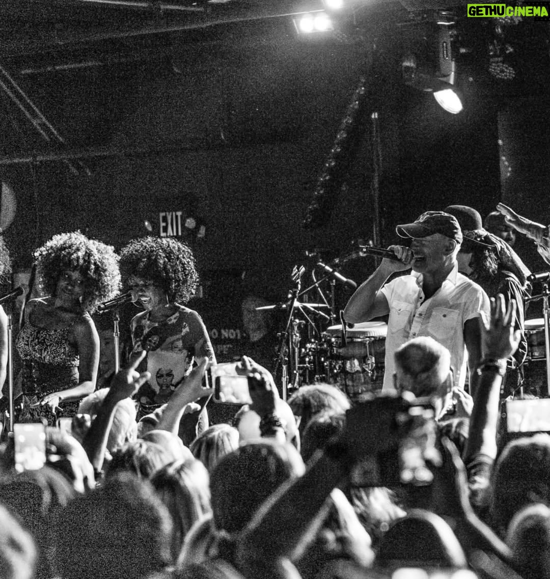 Yola - 1.9K Likes - Big love to everyone that participated in this benefit and congrats to my loves @whyhunger on an epic night and a wildly successful weekend raising money so that folk can eat over the holidays and onwards! You might have noticed I’m talking to (Bruce) @springsteen, swipe to see what it looks like when he tells YOU he’s a fan of your music! Yeah i was about to say it myself but he beat me to it and I was definitely not expecting that! 🥲🥲🥲! What an epic group of people and may we continue to advocate for quality food for people all over the world and here at home! 

Slide 2: @dlavinhere 
Slide 3: @teresapyskaty 
Slide 4,5 & 6: @alphawolffphotos 
Slide 7: @melissa_lawlor_photography
#newjersey