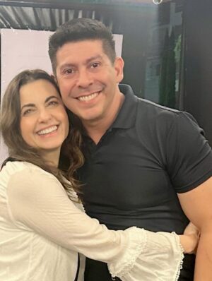 Yolanda Ventura Instagram - “Defender la alegría como una trinchera , defenderla del escándalo y la rutina, de la miseria y los miserables, de las ausencias transitorias y definitivas …” Gracias #2025 #yolandaventura #fichaamarilla